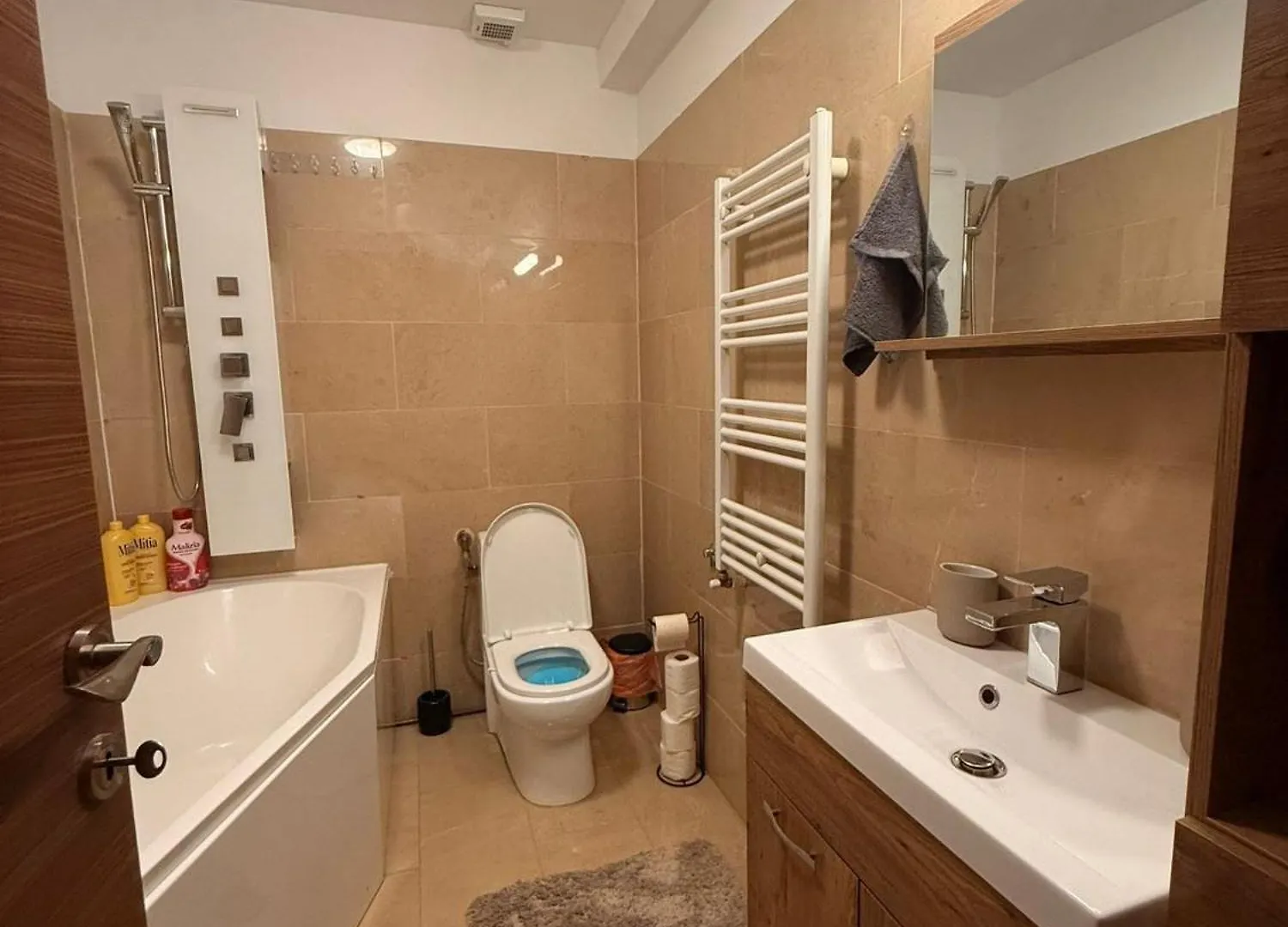 Cozy Apartment With Self Check-In Near Promenada Mall And Verdi Park Bükreş 0*,